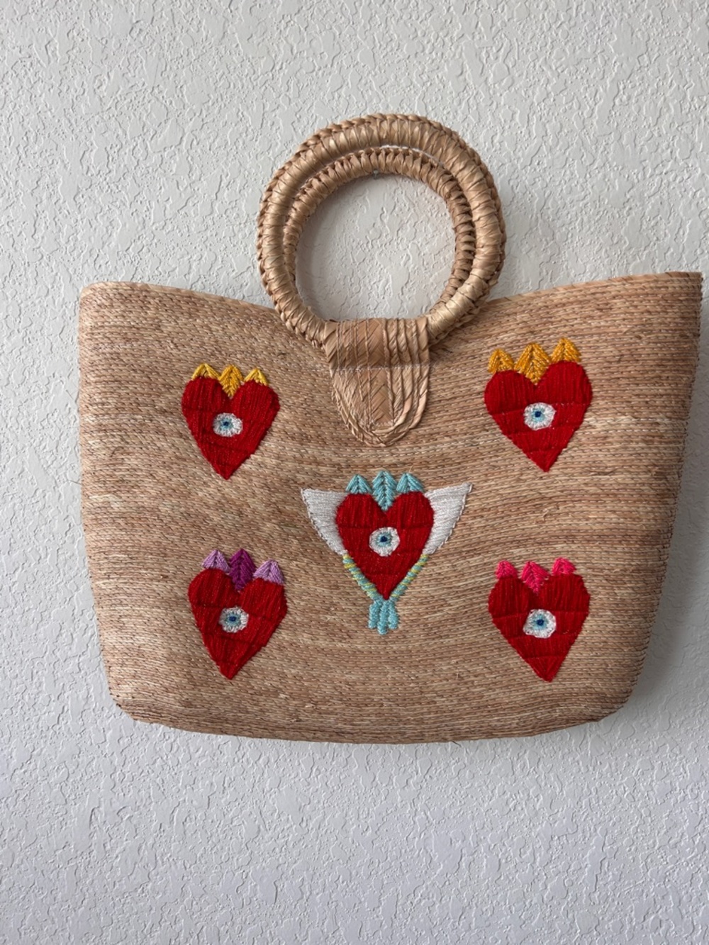 Embroidered Straw Tote Bag with Red Heart Motifs Fun and Playful New